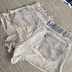 RARE VINTAGE DISTRESSED LEVIS JEAN SHORTS